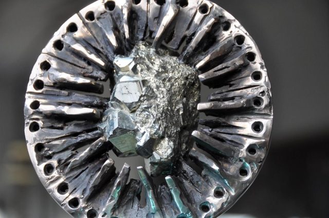 2017 Geodia Bronze Pyrite — sculpture de Paul Gonez